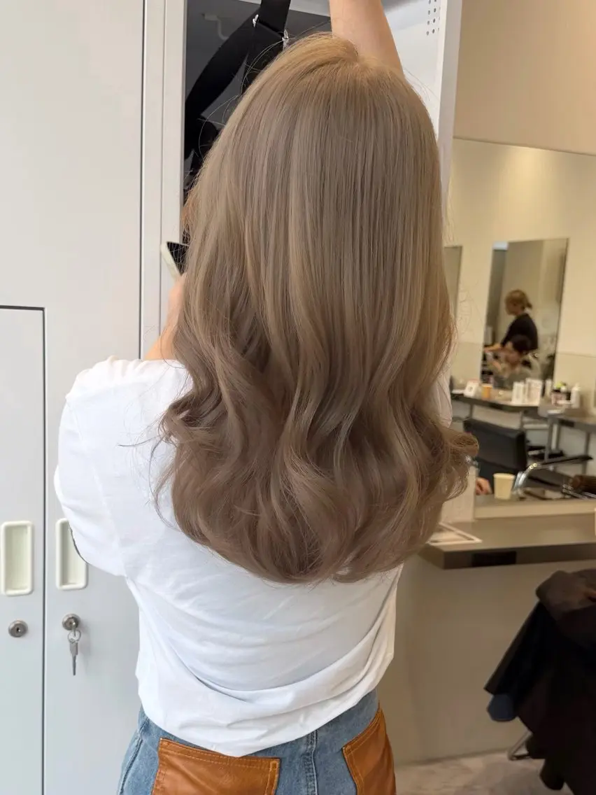 ミディアム カラー ヘアアレンジ ブリーチ ブラウンカラー ダブルカラー ミルクティーブラウン ヘアカラー トリートメント ヘアセット 天神レイヤーカット No.1💖マユカのヘアスタイル