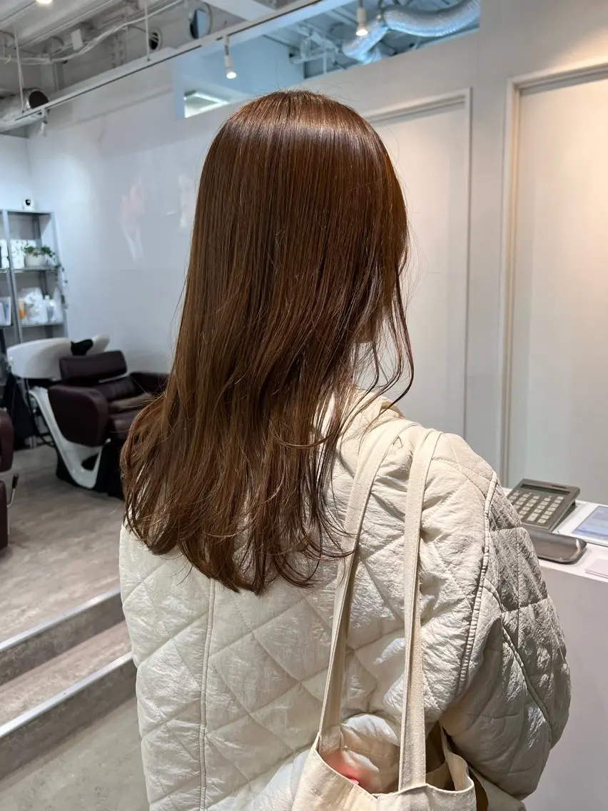 セミロング カラー 松坂 真衣のヘアスタイル