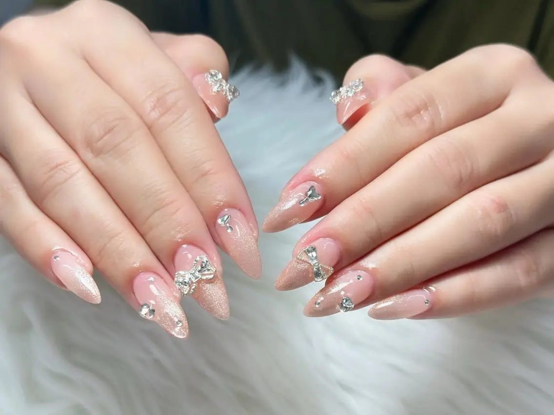 ネイル AURA NAIL 上前津のネイルデザイン
