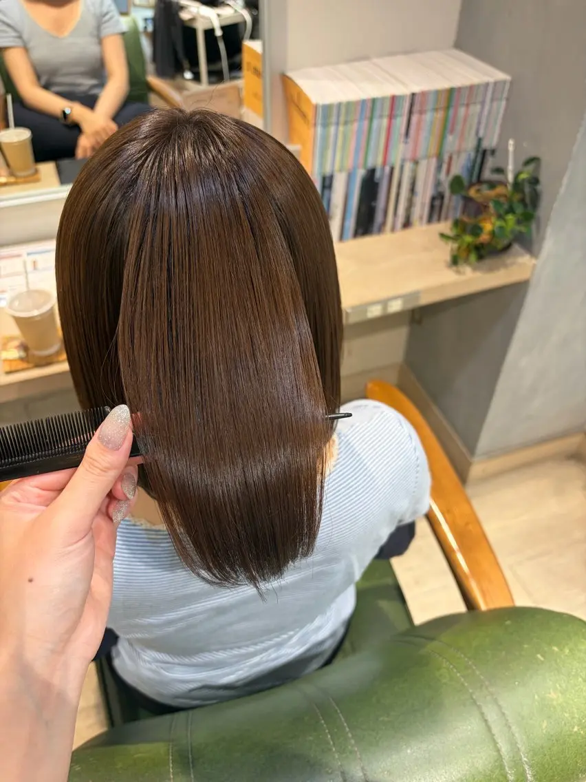 ショート 縮毛矯正 ROCCO アイナ/ レイヤー透明感カラーのヘアスタイル