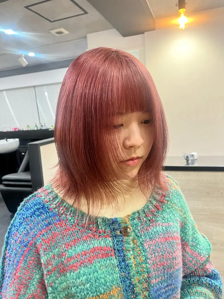 セミロング 艶髪ハイトーン✨ 🩷AMI🩷のヘアスタイル