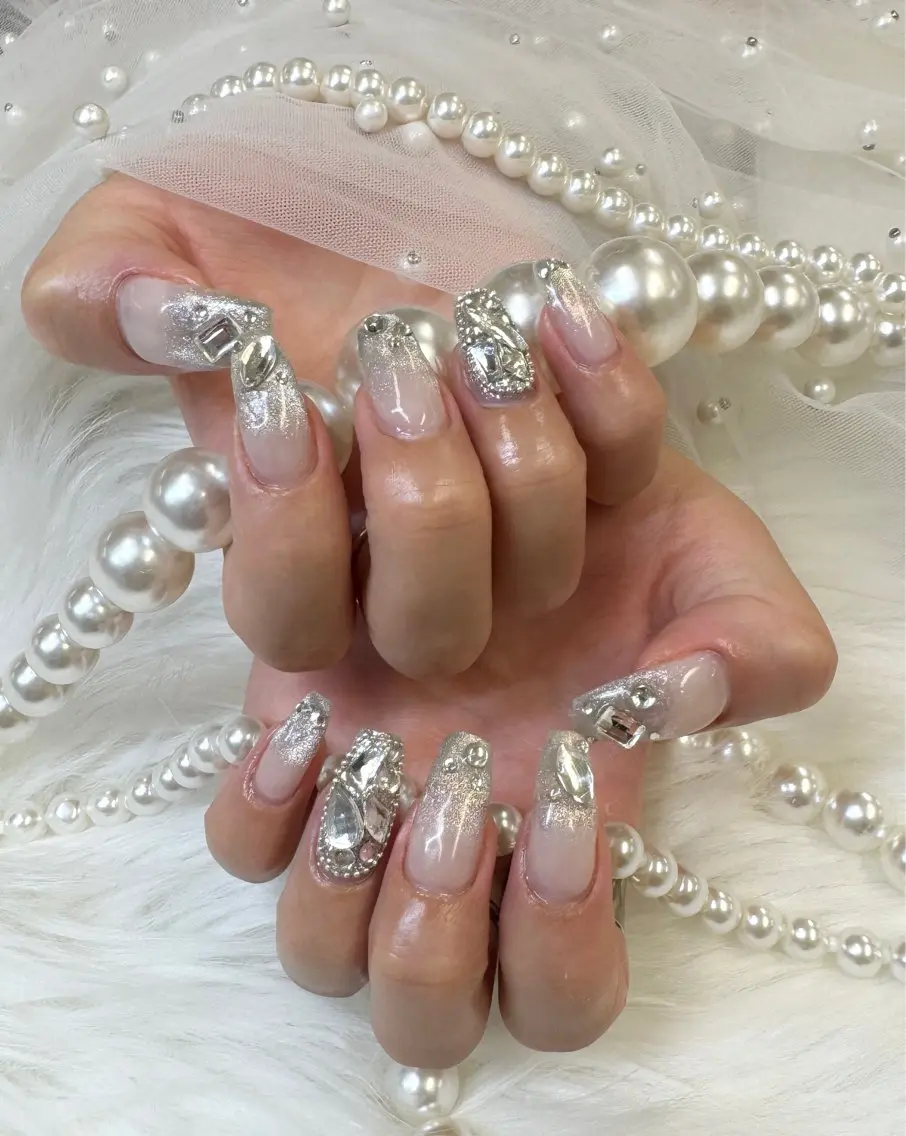 ネイル フットネイル フレンチネイル ジェルネイル ガラスフレンチ グラデーション Queeens nailのネイルデザイン