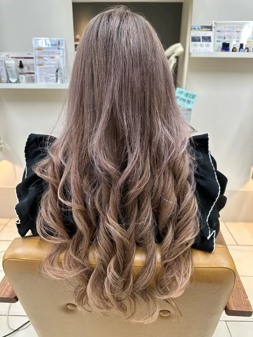 ロング 反橋 聖のヘアスタイル