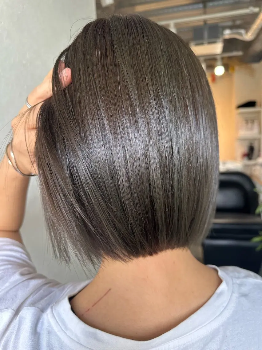 ショート カラー アッシュ バレイヤージュ ブルーカラー 透明感カラー ダークアッシュ うる艶カラー美容師 ayumiのヘアスタイル