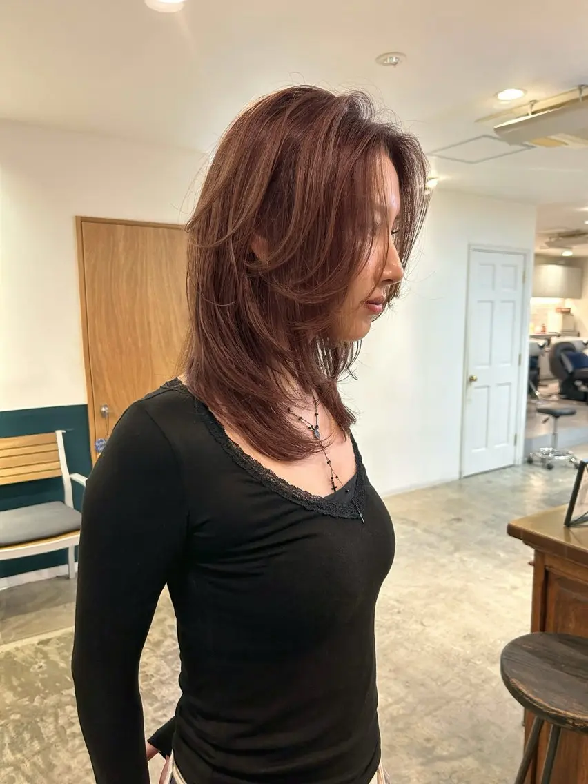 ミディアム カラー ボルドーカラー レイヤーカット カット ヘアカラー カラーリスト菅野 竜矢🌈のヘアスタイル