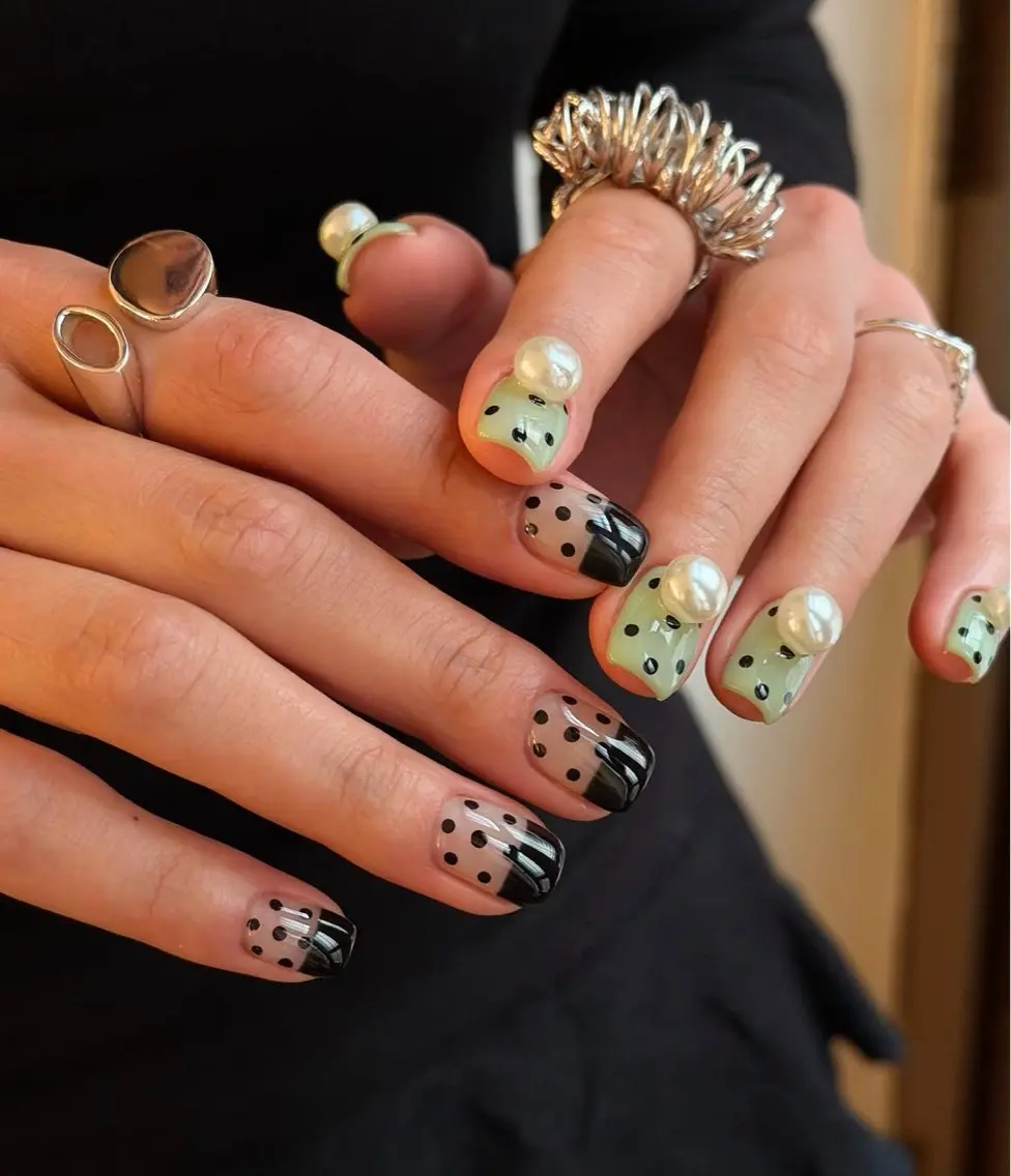 ネイル アートネイル オーロラネイル チークネイル フレンチネイル ガラスフレンチ ハンドネイル 🎀🎀YooLi Nail Salonのネイルデザイン