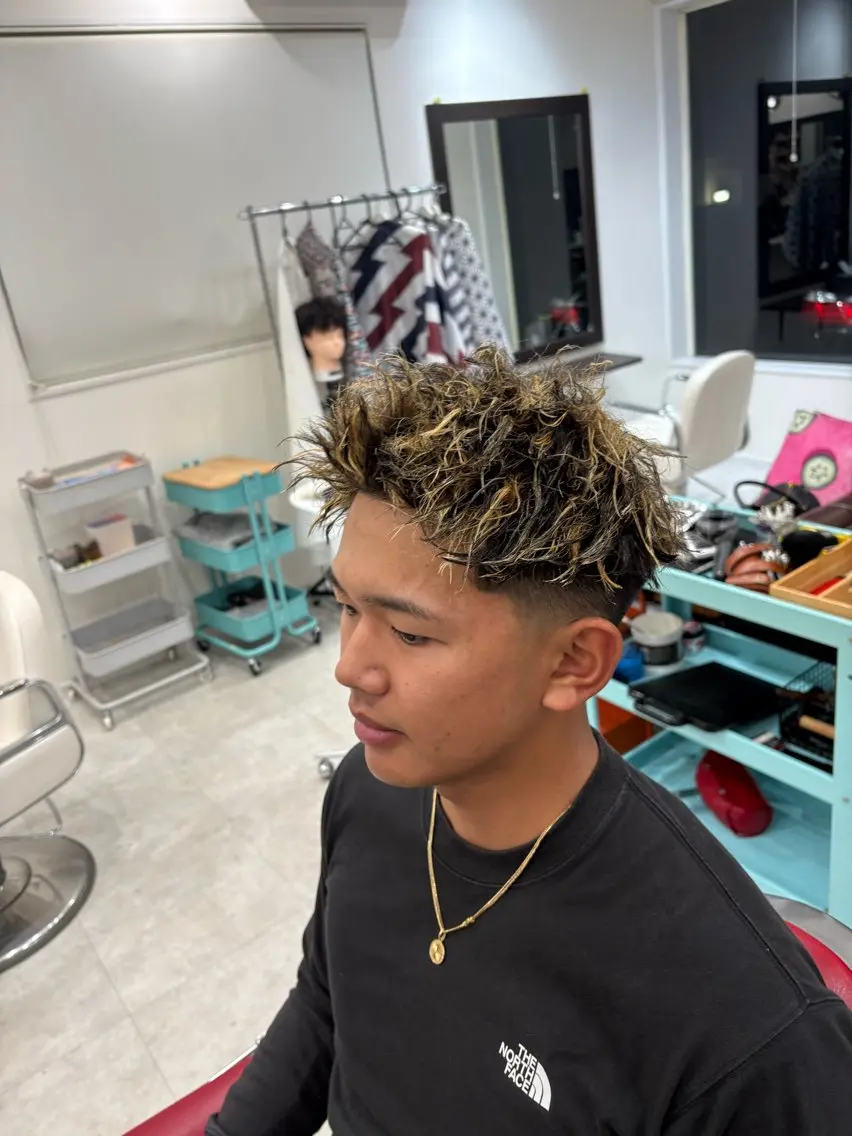ショート パーマ メンズ カット パーマ 本間 颯太のヘアスタイル