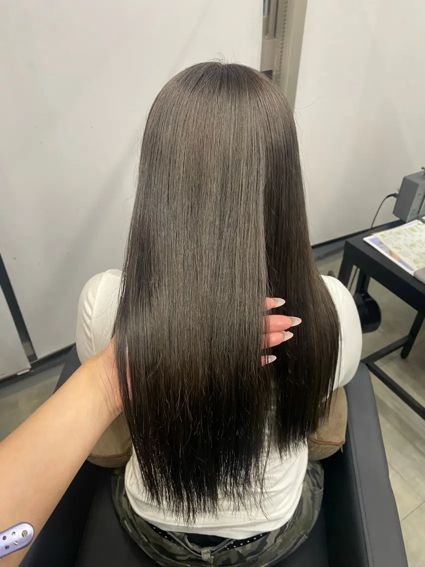 カラー 𝗮𝘆𝘂𝗺𝗶 ハイトーン🎀のヘアスタイル