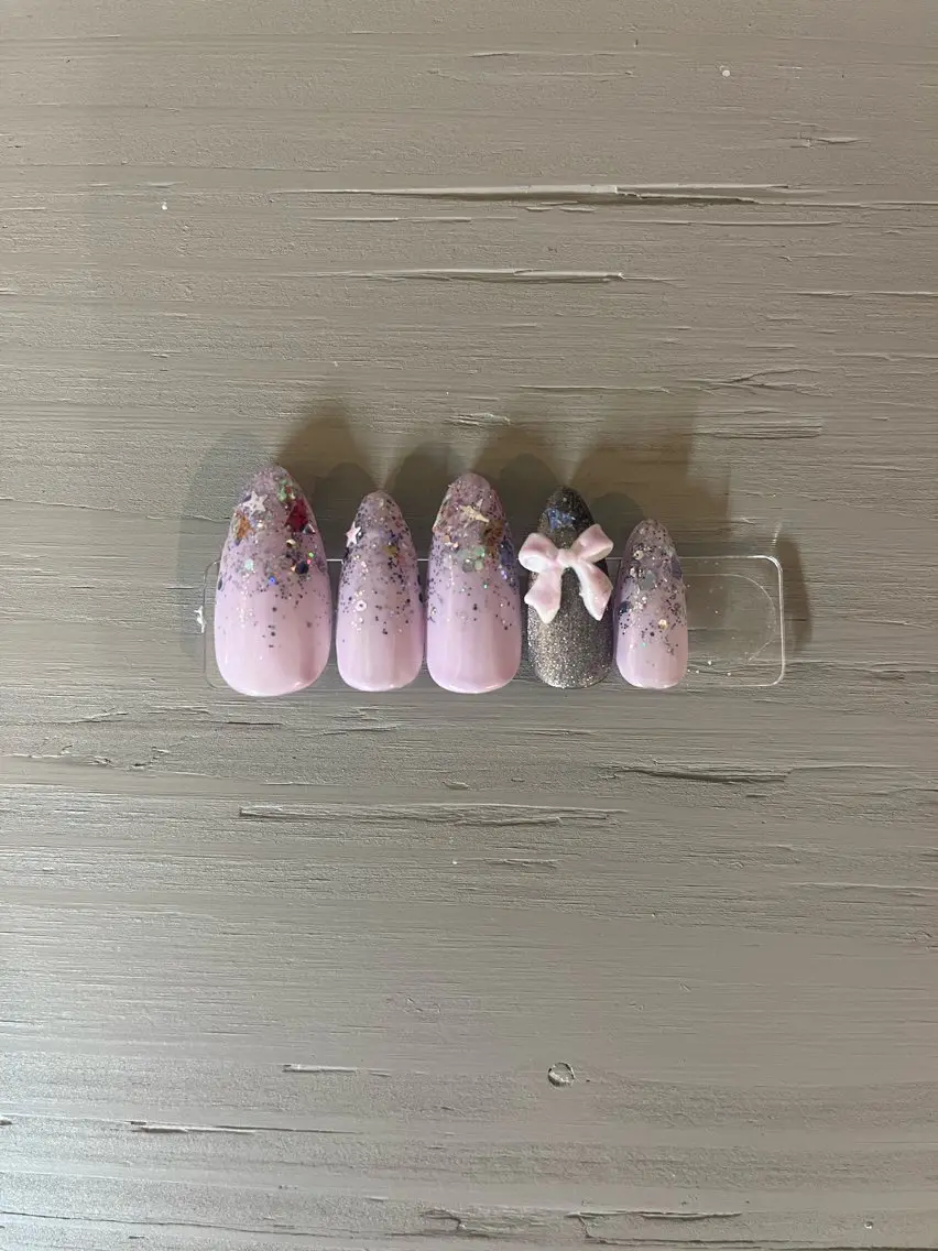 シンプルデザインネイルS13(オフ込み)の写真