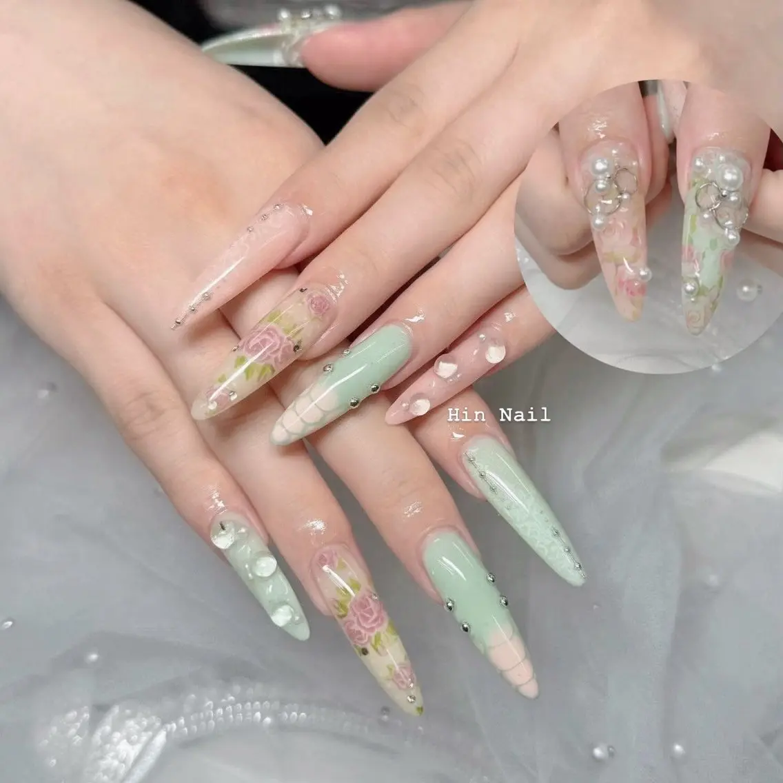 ネイル チークネイル ドット フットネイル フレンチネイル グラデーション ハンドネイル Hym Nailのネイルデザイン