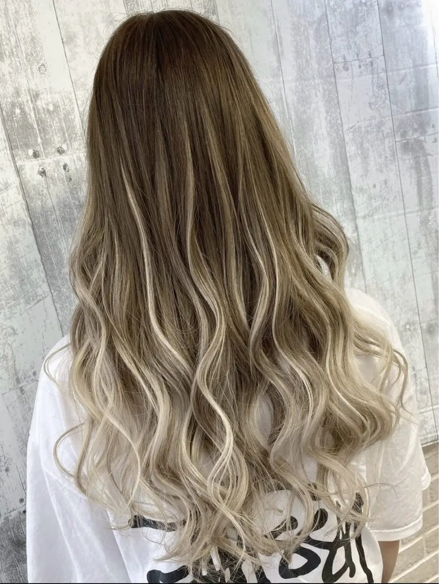 ロング 渡邊 礼侍のヘアスタイル