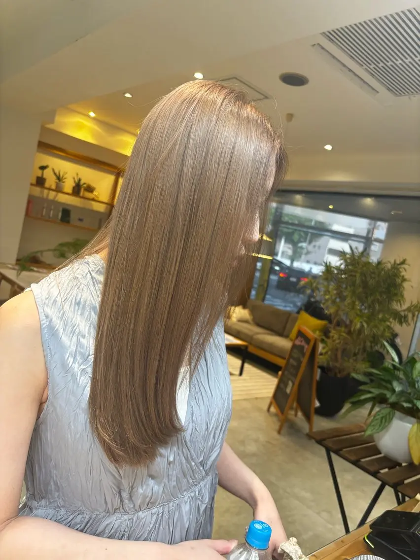 ロング カット ヘアカラー トリートメント Lino by hoNuaのヘアスタイル