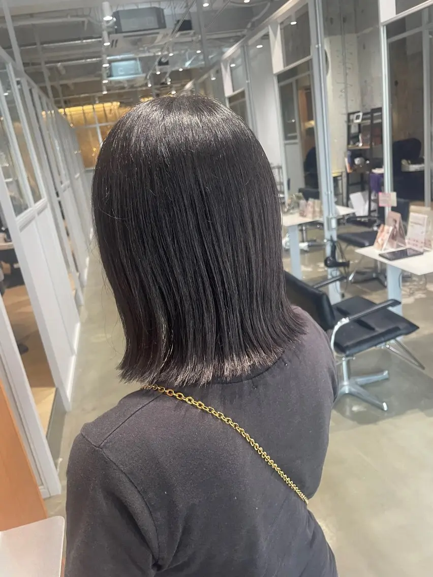 ミディアム 切りっぱなしボブ ボブ カット ヘアカラー Ｈelena きらのヘアスタイル