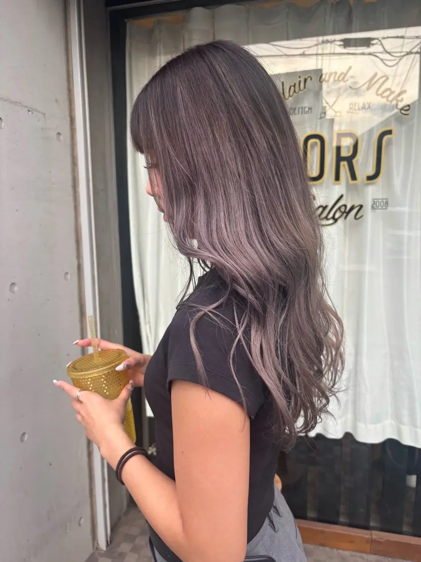 セミロング 宇留間 涼香のヘアスタイル
