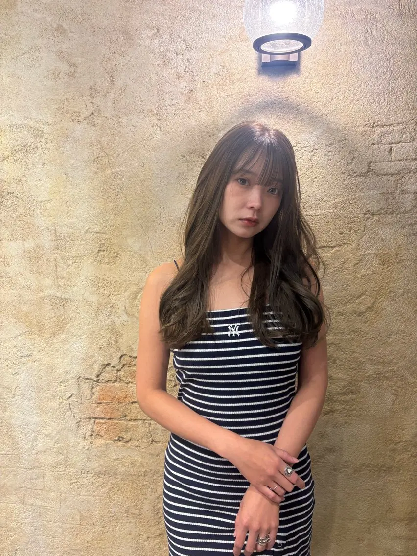 ロング カラー 透明感カラー グレージュ オリーブグレージュ オリーブグレー ヘアカラー トリートメント セキネ シュウヘイのヘアスタイル