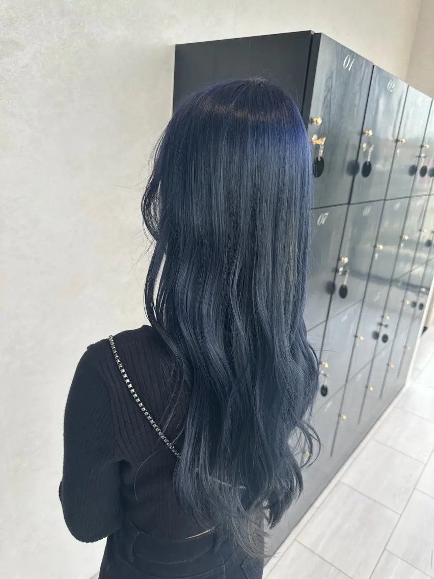 ロング カラー 上村 菜月のヘアスタイル