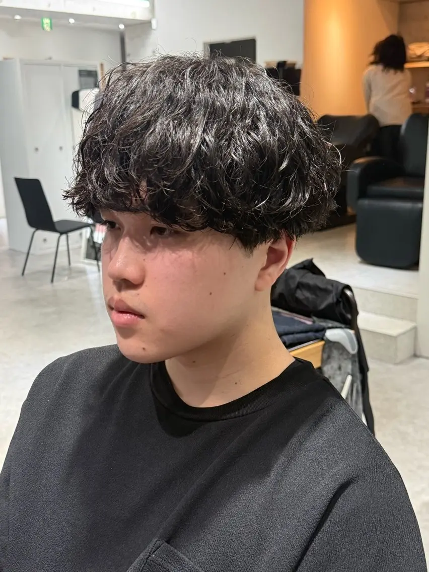 パーマ メンズ メンズパーマ カット パーマ 布施メンズ特化美容師 秋山　涼のヘアスタイル