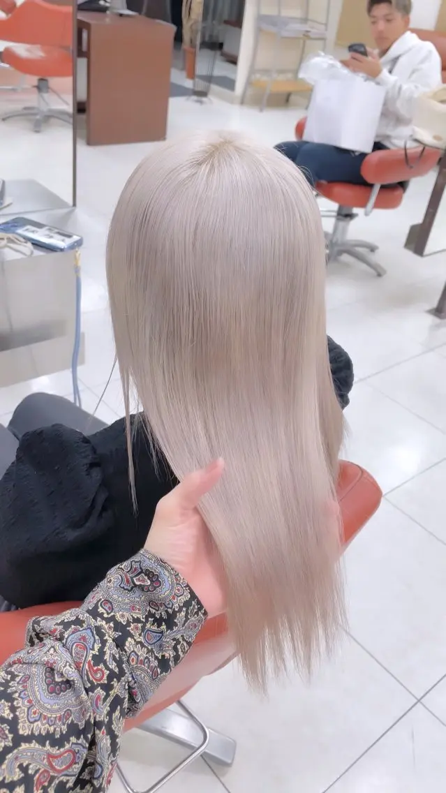 カラー L.OSAKA平山 英一のヘアスタイル