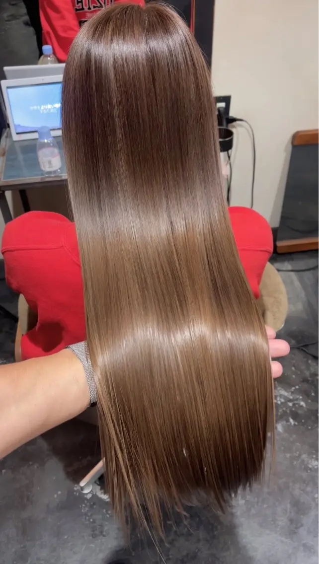ロング カラー ヘアカラー 泉 堅也のヘアスタイル