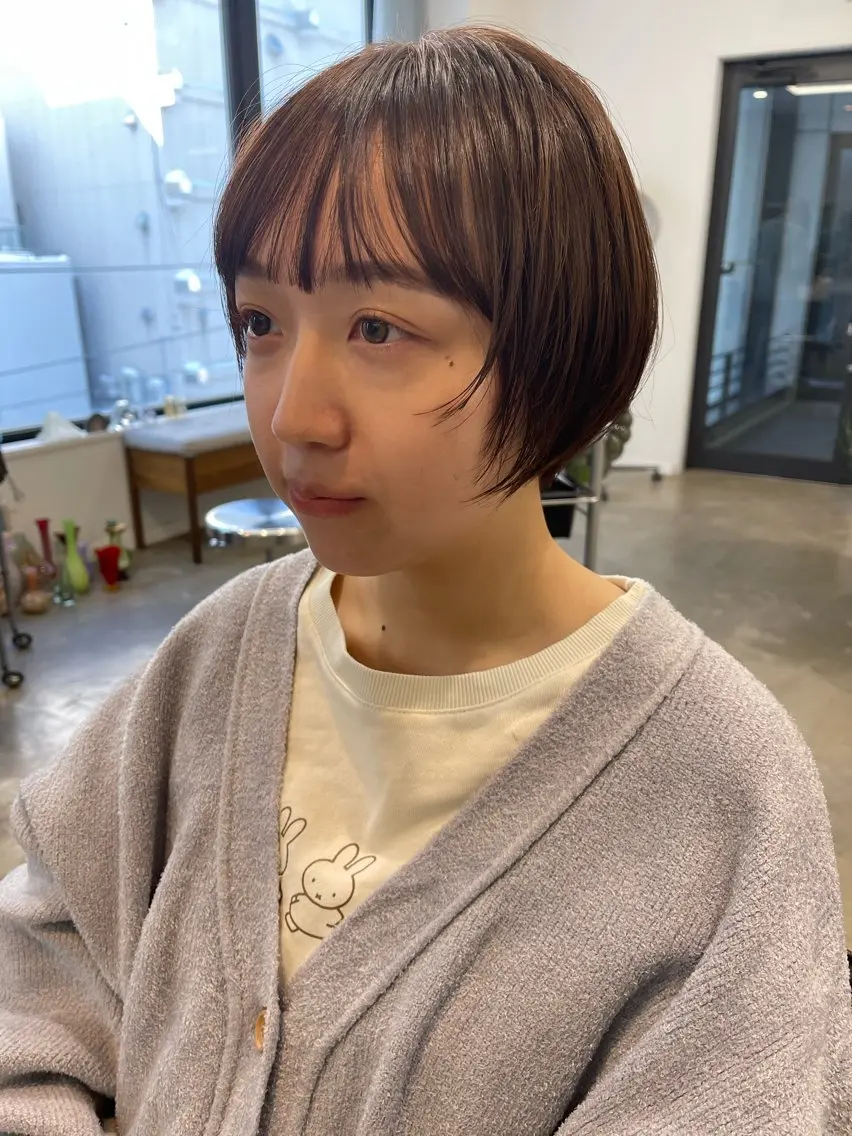 ショート カラー カット トリートメント 💓パーマ，💗 レイヤーカットのヘアスタイル