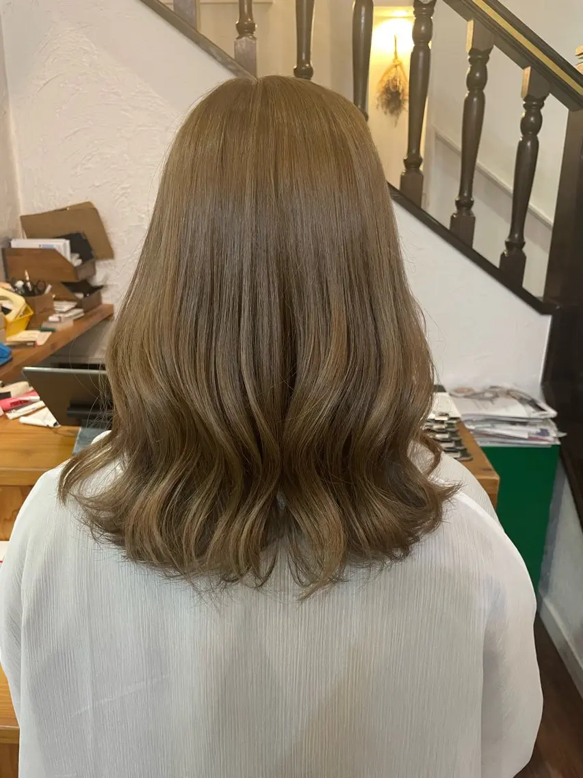 セミロング カット ヘアカラー トリートメント 下林 雅明のヘアスタイル