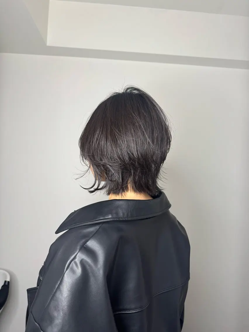 ショート カラー 大人な抜け感レイヤー remi🖤のヘアスタイル