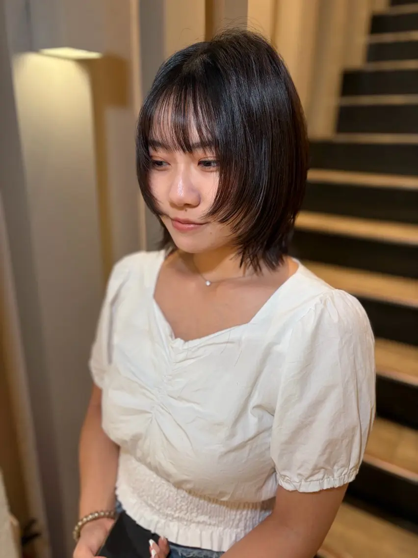 ミディアム ボブレイヤー ボブ レイヤーカット 小顔カット カット 吉川 賢心のヘアスタイル