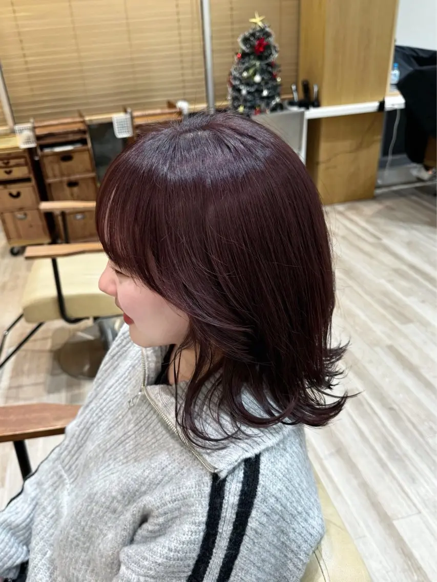 ミディアム カラー ミディアムレイヤー アディクシーカラー ブリーチ ブラウンカラー カシス 暖色/顔周りカット/ レイヤー/成田悠里のヘアスタイル