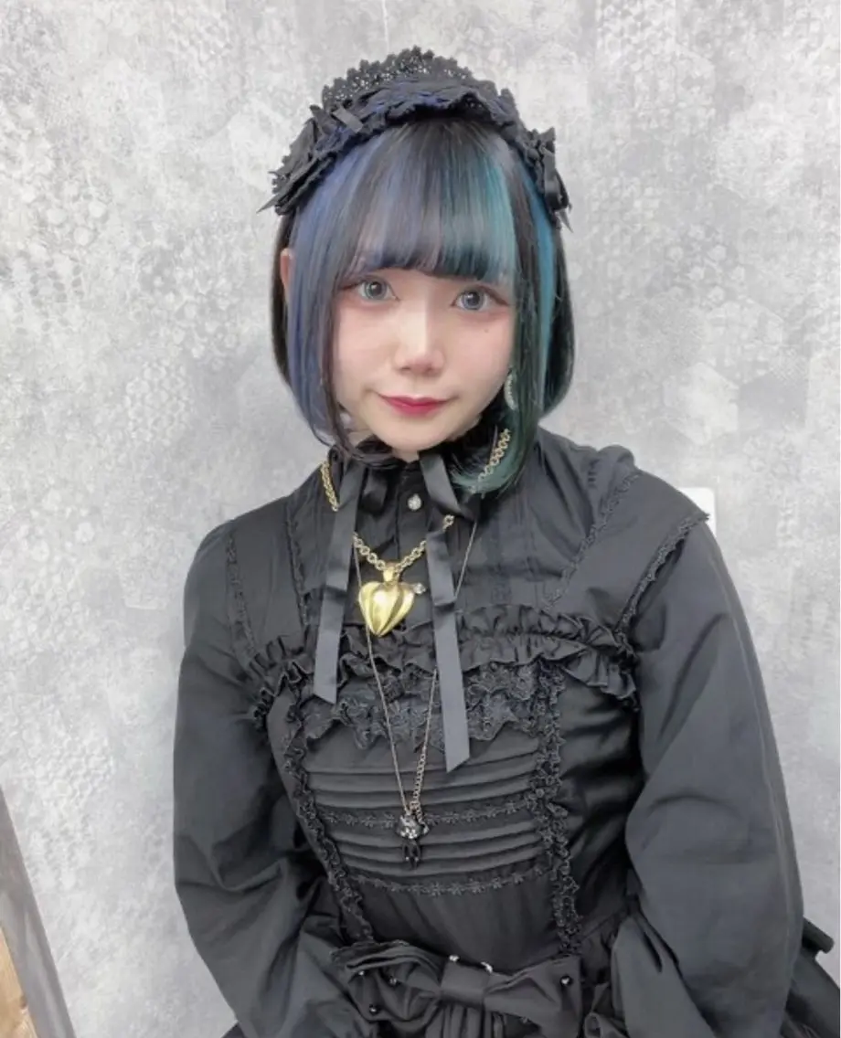 ショート カラー アッシュ アッシュグレー ベージュカラー ブリーチ ブロンド ヘアカラー トリートメント 【きらめき屋さん🎀 ハイトーン大和🎀】のヘアスタイル