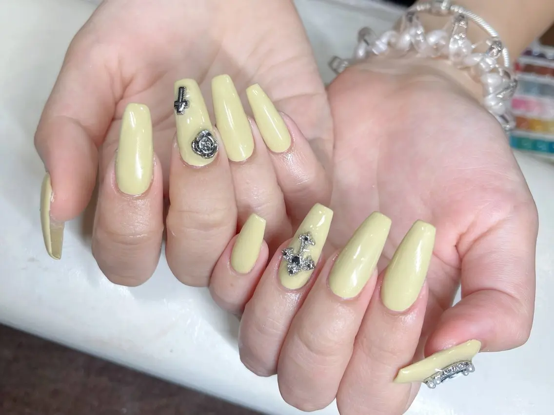 セミロング ハンドネイル Sora NAILのネイルデザイン