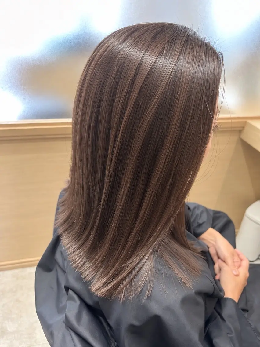 セミロング カラー 髪質改善 カット ヘアカラー トリートメント ヘッドスパ 久木原 ゆりのヘアスタイル