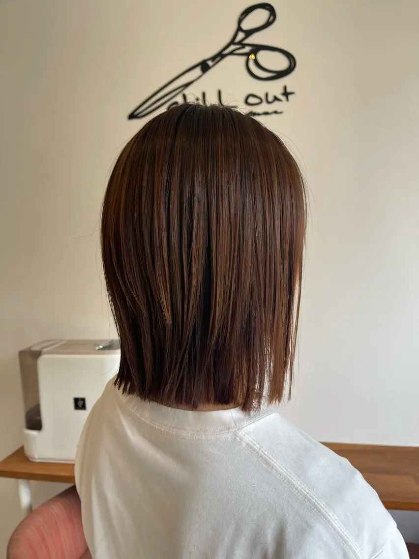 ミディアム ボブ 酸性ストレート カット ヘアカラー トリートメント chill out 甲斐千尋のヘアスタイル