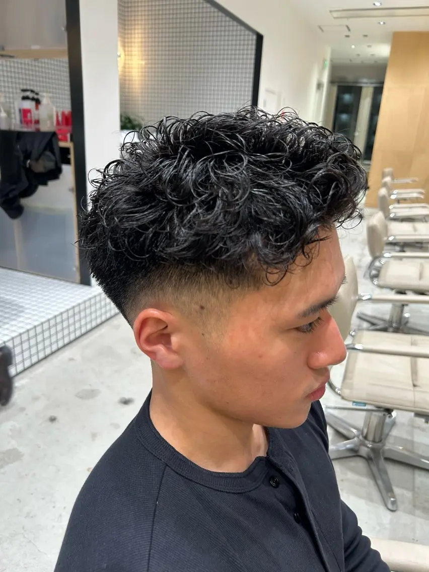 パーマ メンズ フェードカット メンズパーマ カット パーマ 🐲ツイスパ🐲 フェード/龍のヘアスタイル