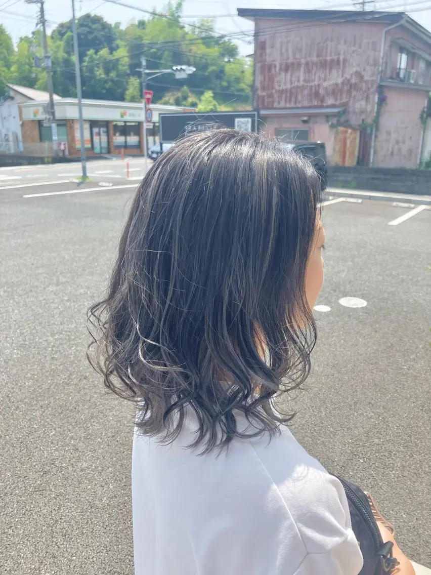 ミディアム レイヤーカット SEA BELLE YASUのヘアスタイル