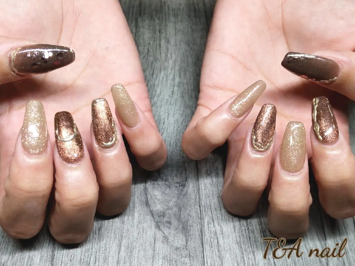 ロング ネイル ブラウン 長さ出し ジェルネイル マグネットネイル ニュアンスネイル T&A nailのネイルデザイン