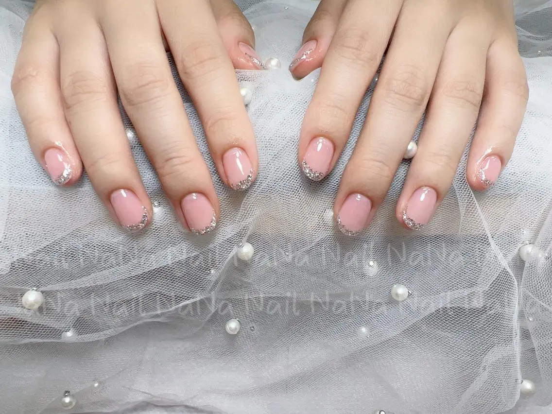 ショート カラー ネイル フレンチネイル キラキラネイル ハンドネイル Nail NaNaのネイルデザイン