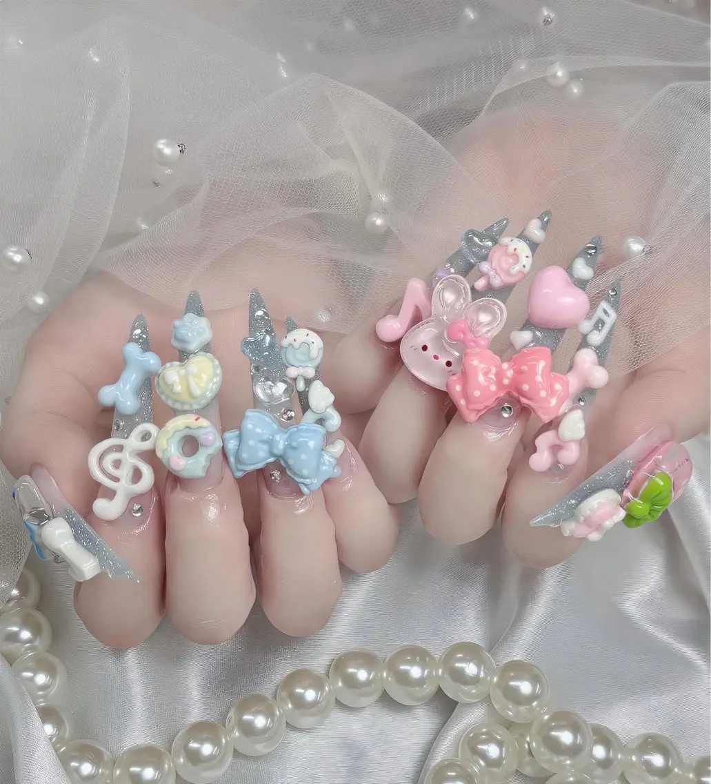 ネイル オーロラネイル チークネイル フラッシュネイル フレンチネイル ジェルネイル ハンドネイル ハンドケア Miyu Nailのネイルデザイン