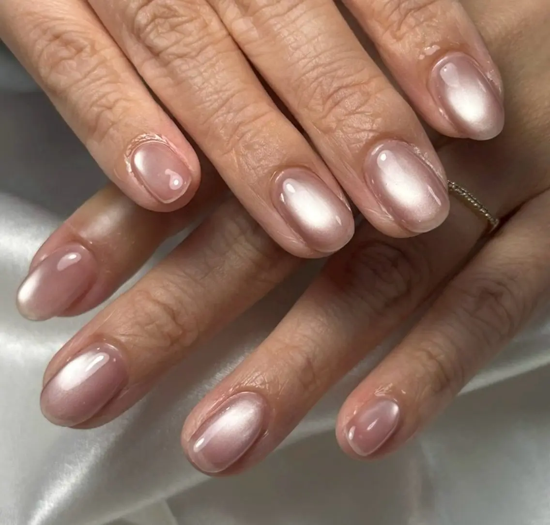 ネイル オーロラネイル 桜ネイル フラワーネイル フットネイル フレンチネイル ハンドネイル mogunail &blowのネイルデザイン