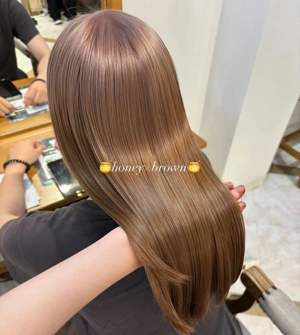 セミロング ヘアカラー トリートメント 上尾韓国レイヤー/ 艶カラー/しの🫧のヘアスタイル