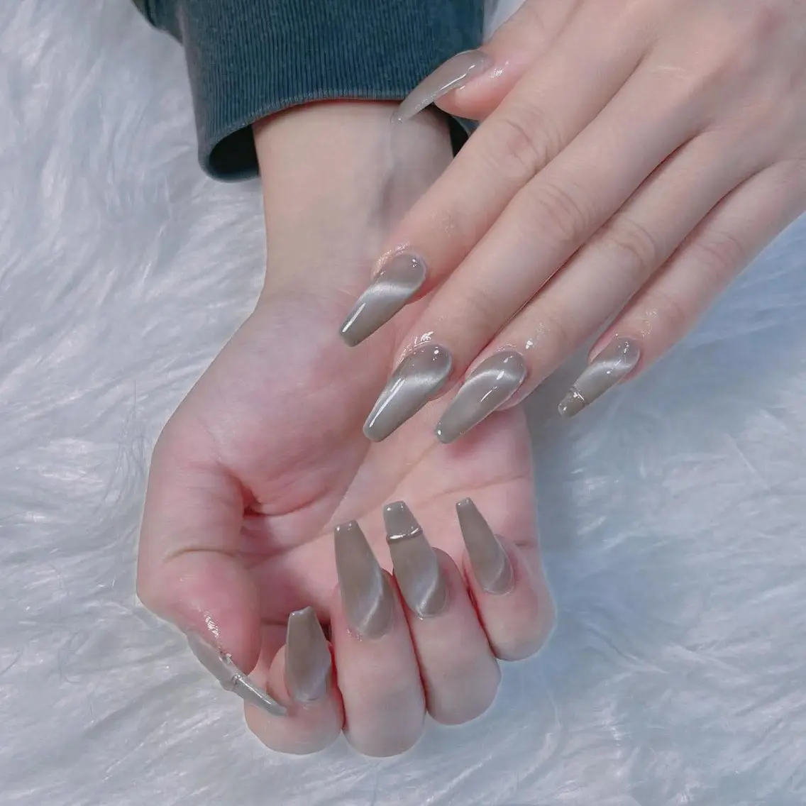 ネイル 長さ出し フレンチネイル グラデーション キラキラネイル 韓国ネイル ハンドネイル Hana Nail Salonのネイルデザイン