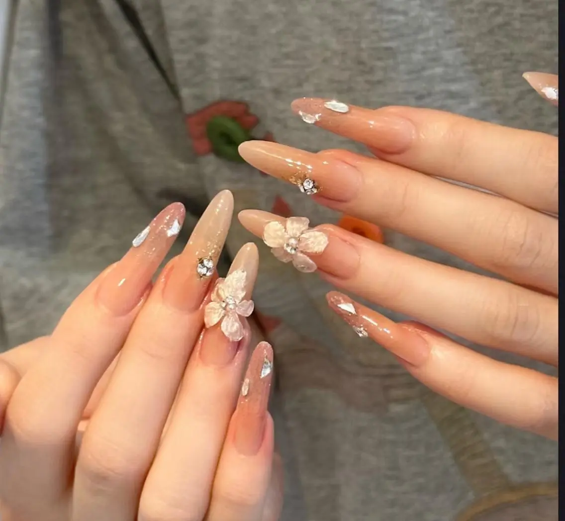 ネイル ハンドネイル ハンドケア 🍑 momo_nailのネイルデザイン