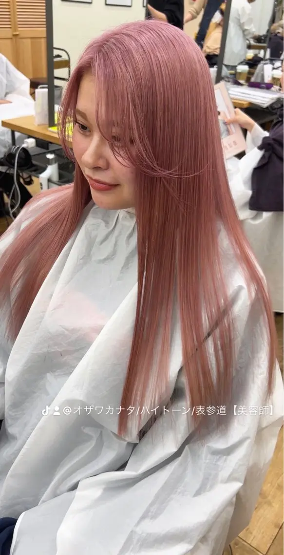 ロング カラー ブリーチ ハイトーンカラー カット ヘアカラー トリートメント 抜きっぱなしブロンド /ハイトーン/カナタのヘアスタイル
