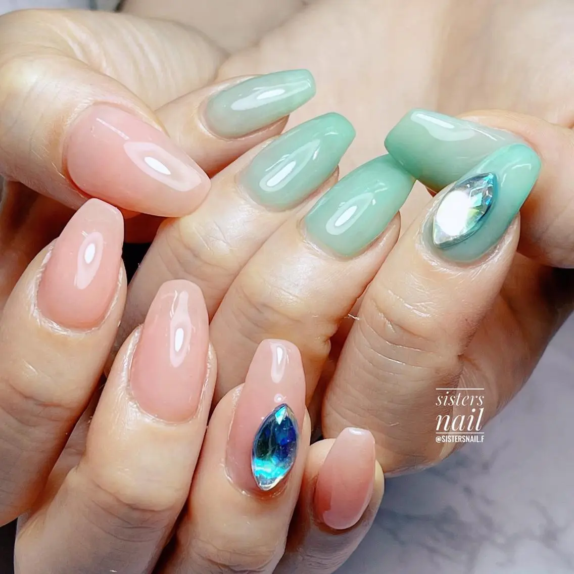 ネイル アートネイル グリーン オフィスネイル ワンカラーネイル オレンジ sisters nail.fのネイルデザイン