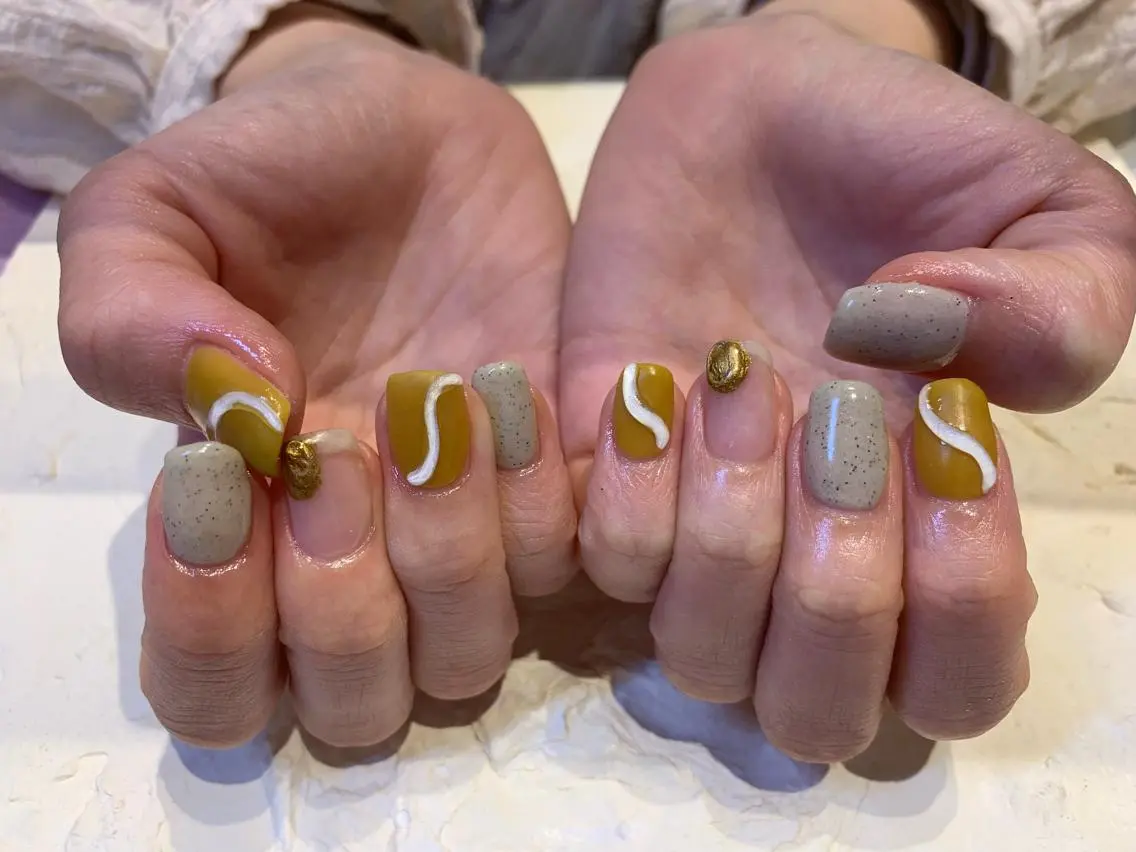 ネイル ニュアンスネイル マキノ ユイのネイルデザイン
