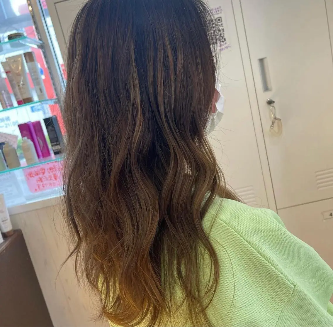 ロング カラー グラデーションカラー 外国人風カラー ヘアカラー トリートメント emi/髪質改善/ 韓国風/艶カラーのヘアスタイル