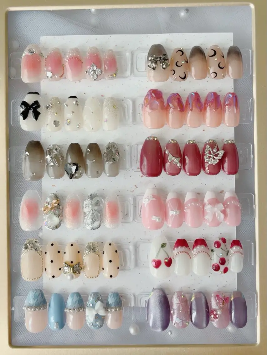 ネイル ハンドネイル ハンドケア e’s nail Lumièreのネイルデザイン
