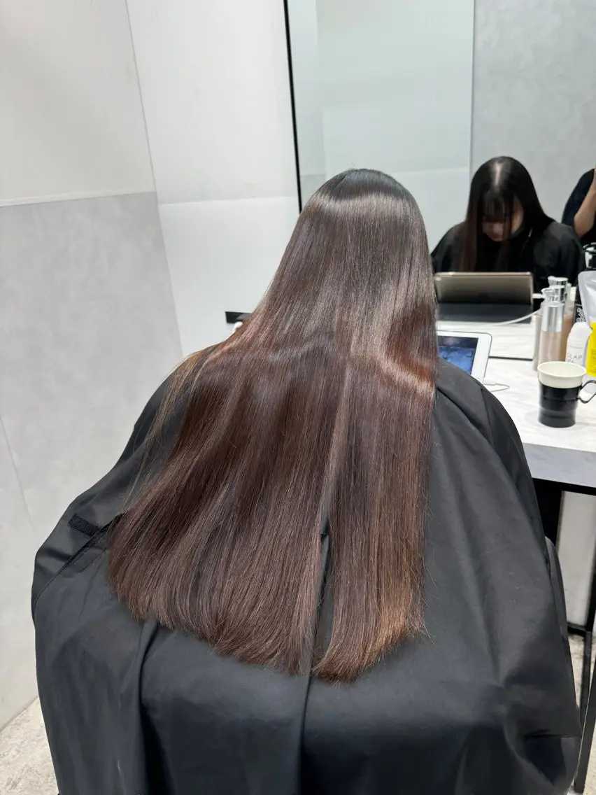 ロング 縮毛矯正 新宿/ブリーチ矯正 美髪ストレートのヘアスタイル