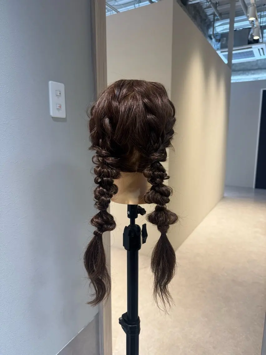 ロング ヘアセット NAVY 橋本心 縮毛矯正のヘアスタイル