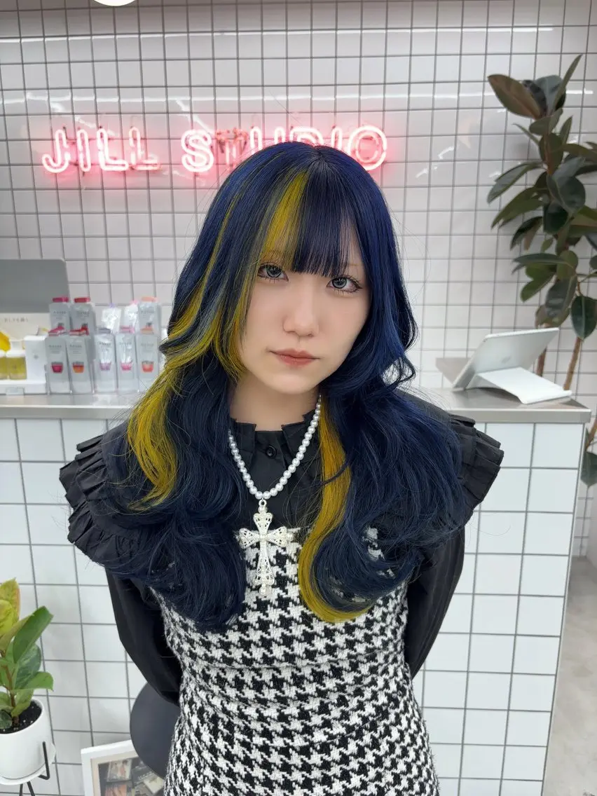 ロング カラー デザインカラー 🫧‪Ameri🫧 Emma ecoleのヘアスタイル