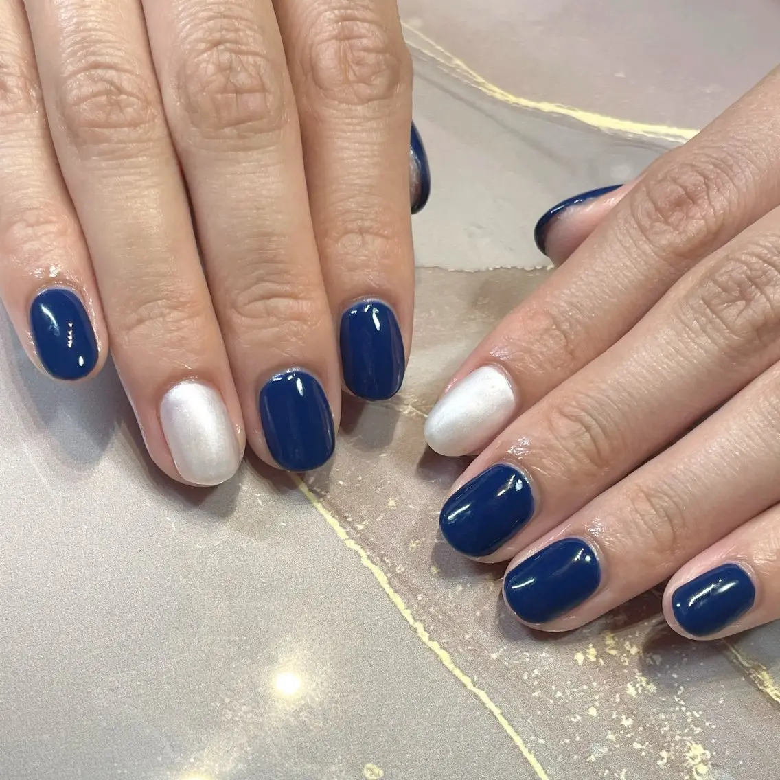 ネイル ネイビー ワンカラーネイル Anurea HARUKA🌸のネイルデザイン